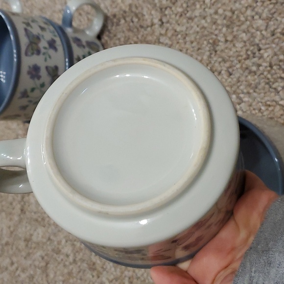 Gibson Greetings Set of 4 Mugs - Picture 5 of 7